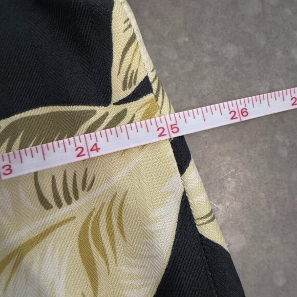 Tommy Bahama 100% Silk Floral Button-Down Shirt – Size XL - Picture 10 of 16